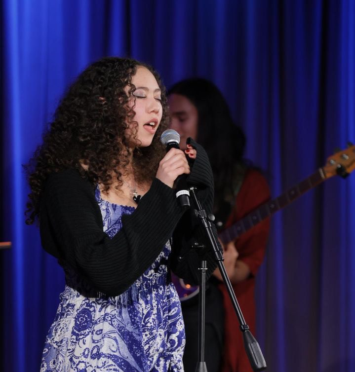 Kayla performs at the Grammy Museum